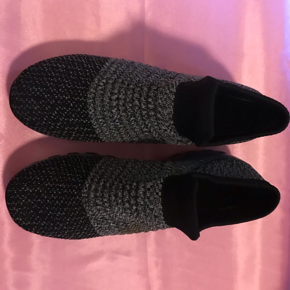 Cenim brand sock sneakers. Black/gray color. Size 9M. Great shape.